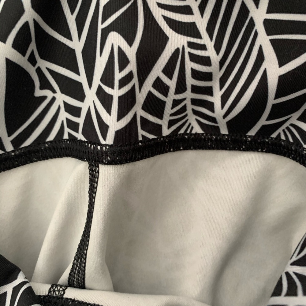 Lululemon Roll Down Wunder Unders Rare! - Picture 4 of 8